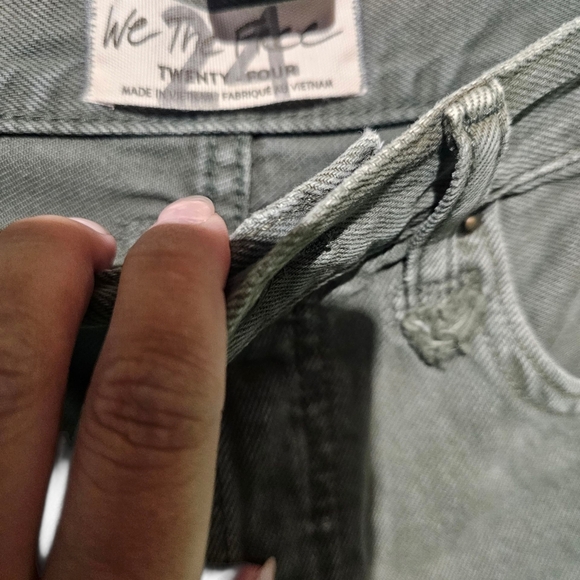 We The Free Green Jean Shorts Distressed Raw Hem Size 24 - Picture 3 of 4